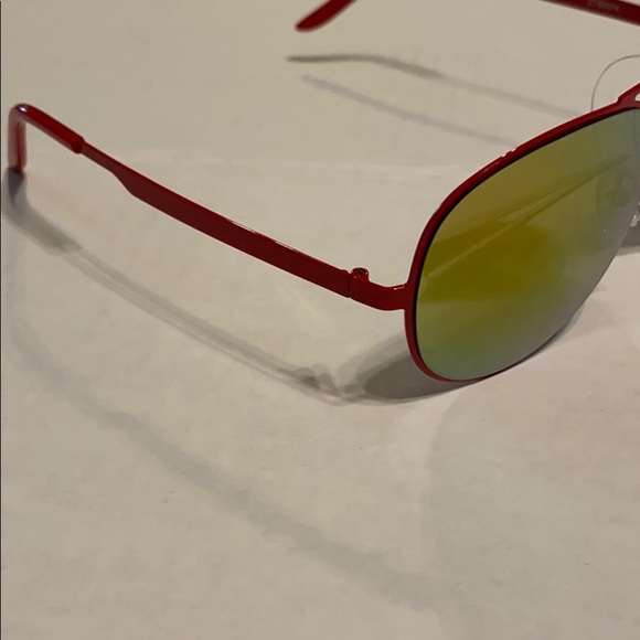 2 for $30 Red metal frame sunglasses - Picture 2 of 2